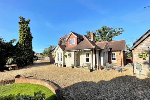 4 bedroom detached house for sale, Fryern Court Road, Fordingbridge, Hampshire, SP6