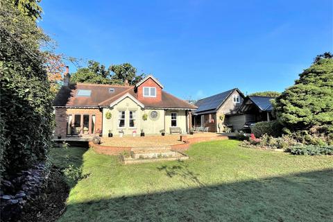 4 bedroom detached house for sale, Fryern Court Road, Fordingbridge, Hampshire, SP6