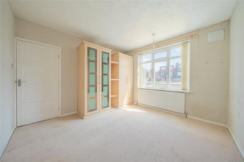 18 Carr Manor Drive, Leeds, LS17 5AU