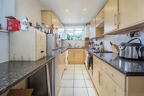 3 bedroom apartment to rent, St Asaph Road, Nunhead