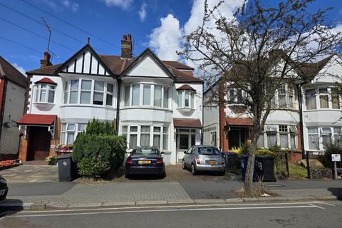 3 bedroom flat to rent, 53 Highfield Avenue, NW11 9EU