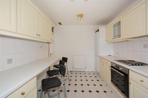 2 bedroom flat for sale, Gough Walk, London