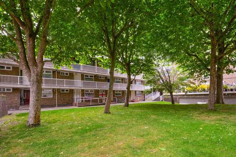 2 bedroom flat for sale, Gough Walk, London