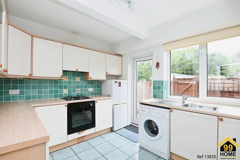 13b Melvinshaw, Leatherhead, KT22 8SX