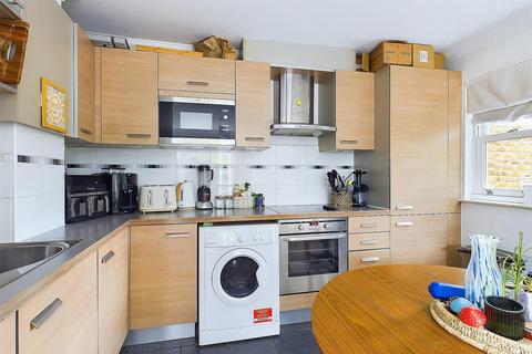 1 bedroom apartment to rent, Northcote Road, St Margarets