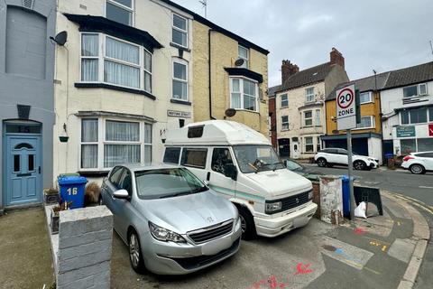 4 bedroom terraced house to rent, 4 Bed Mid Terraced House, Neptune Terrace, Neptune Street, Bridlington, YO15 3DE