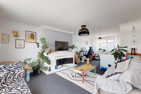 19 Appledore Close, Bristol, BS14 9AX