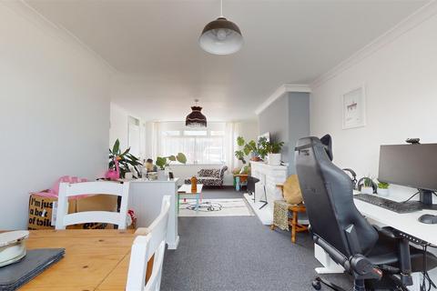 19 Appledore Close, Bristol, BS14 9AX