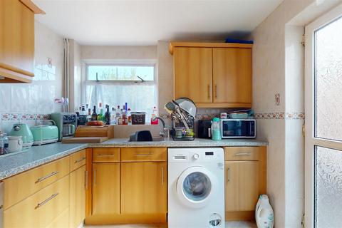 19 Appledore Close, Bristol, BS14 9AX