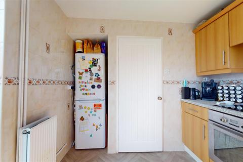 19 Appledore Close, Bristol, BS14 9AX