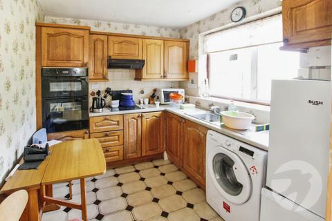 211 Dunkery Road, London, SE9 4HR