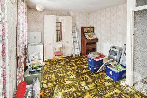 211 Dunkery Road, London, SE9 4HR