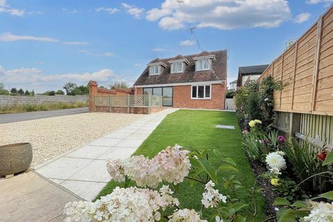 4 bedroom detached house for sale, South Newton