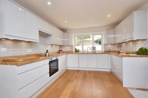 4 bedroom detached house for sale, South Newton