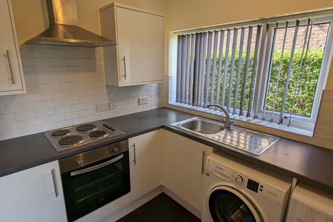 3 bedroom end of terrace house to rent, CARROLL CRESCENT, ORMSKIRK, L39 1PY