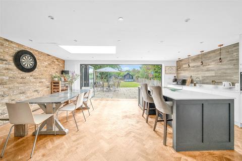 54 Kingsway, West Wickham, BR4 9JG