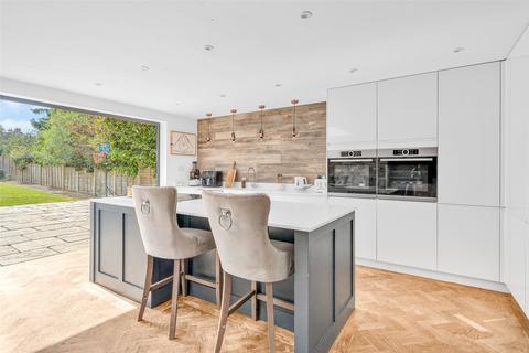 54 Kingsway, West Wickham, BR4 9JG