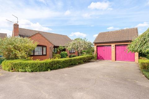 2 bedroom detached bungalow for sale, Gogle Close, Mattishall