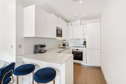 2 bedroom apartment to rent, Juniper Drive, London, SW18