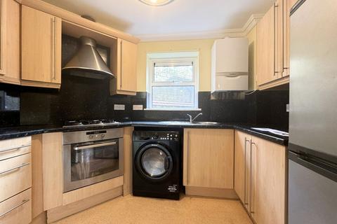 2 bedroom flat to rent, Brenthouse Road, London E9