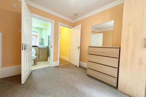 2 bedroom flat to rent, Brenthouse Road, London E9