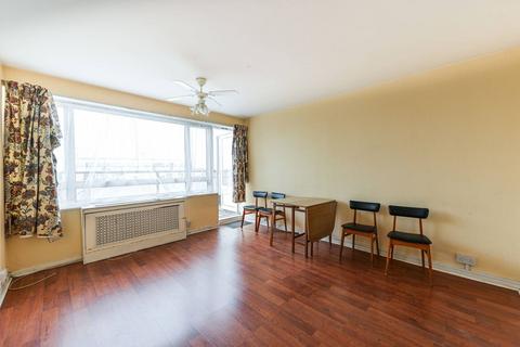 2 bedroom flat for sale, Churchill Gardens, Pimlico, London, SW1V