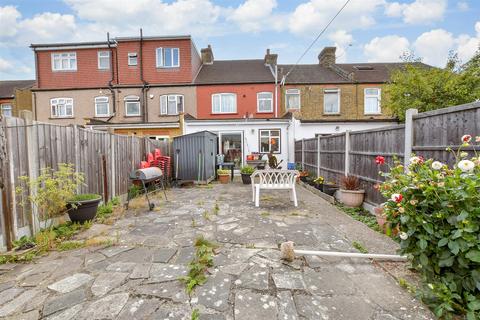 3 bedroom terraced house for sale, Whalebone Grove, Romford, Essex