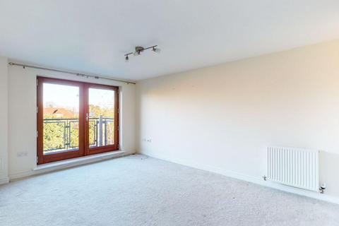 2 bedroom flat for sale, Commonwealth Drive, Crawley RH10