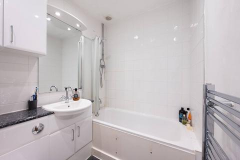 12 Trinity Road, Richmond, TW9 2LD