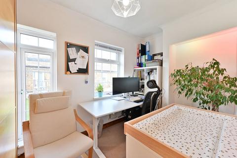 12 Trinity Road, Richmond, TW9 2LD