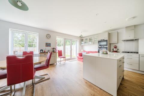 3 Tiger Moth Lane, Elstead, Godalming, GU8 6FD