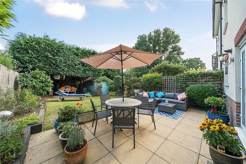 35 Halcyon Close, Oxshott, Leatherhead, KT22 0HA
