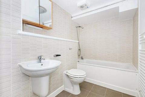 2 bedroom apartment to rent, Bermondsey Street, London, SE1