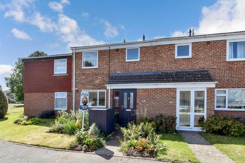 17 Roselands, Walmer, Deal, CT14 7QE