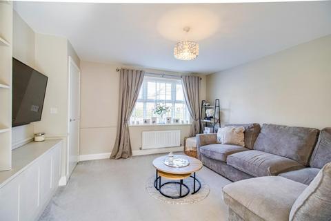 4 bedroom semi-detached house for sale, Novale Way, Wakefield WF1