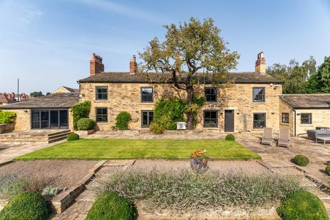 4 bedroom detached house for sale, Calverley Road, Leeds LS26