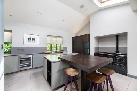 4 bedroom detached house for sale, Calverley Road, Leeds LS26