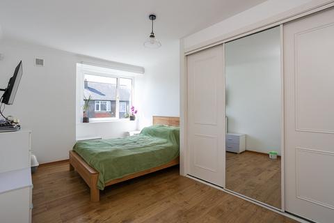 73 Crewe Place, Edinburgh, EH5 2LL