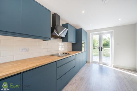2, Hillfoot Cottages Bath Road, Woolhampton, Reading, RG7 5RL