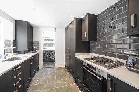 62 Grasmere Road, London, SE25 4RQ
