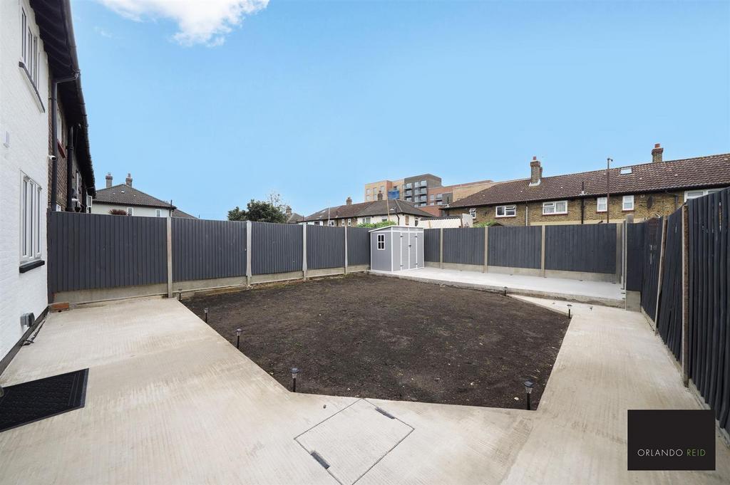 130 Eltham Green Road - h9ha8 Hyu6ot3 Edw Cp9v J.jpg