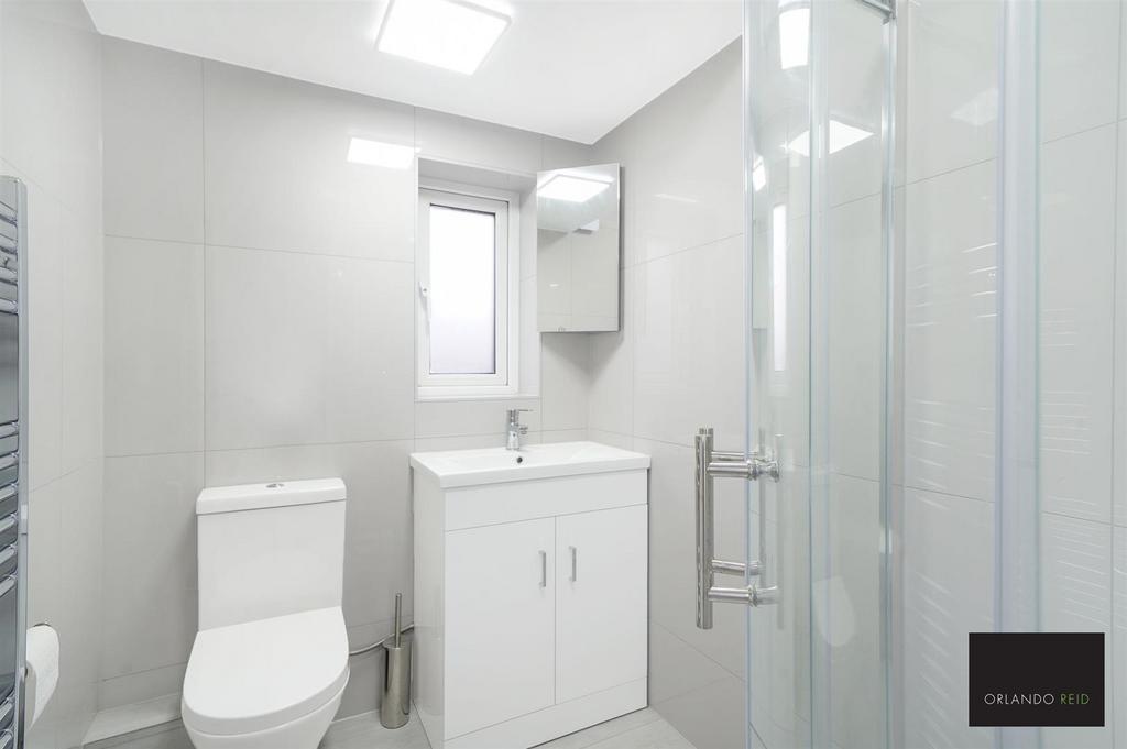 130 Eltham Green Road - ANIT8 U33q Pw Pw Ku Ed KLM.jpg