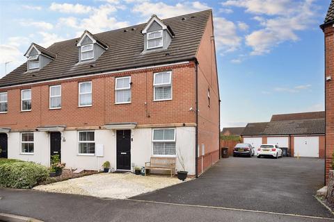 3 bedroom end of terrace house for sale, Lark Close, Corby NN18