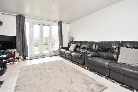 3 bedroom end of terrace house for sale, Lark Close, Corby NN18