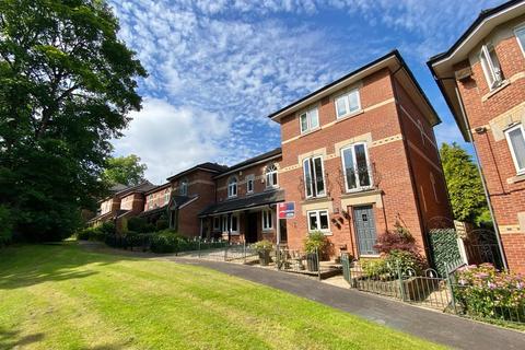 4 bedroom townhouse for sale, Hedingham Close, Macclesfield