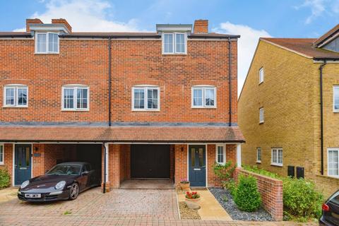 4 bedroom end of terrace house for sale, Zoffany Place, Hemel Hempstead HP2