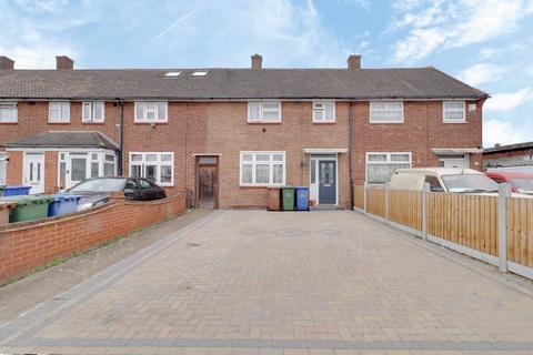 3 bedroom terraced house for sale, Daiglen Drive, South Ockendon RM15