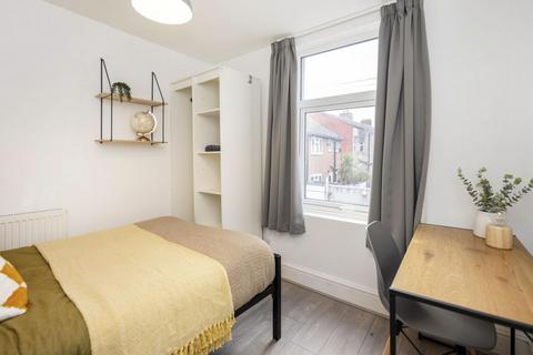 5 bedroom house share to rent, Connaught Road