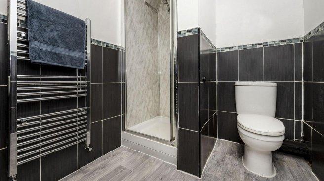 Connaught-road-l7-8rp-966478