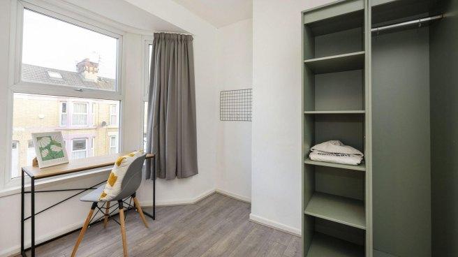 Connaught-road-l7-8rp-966464
